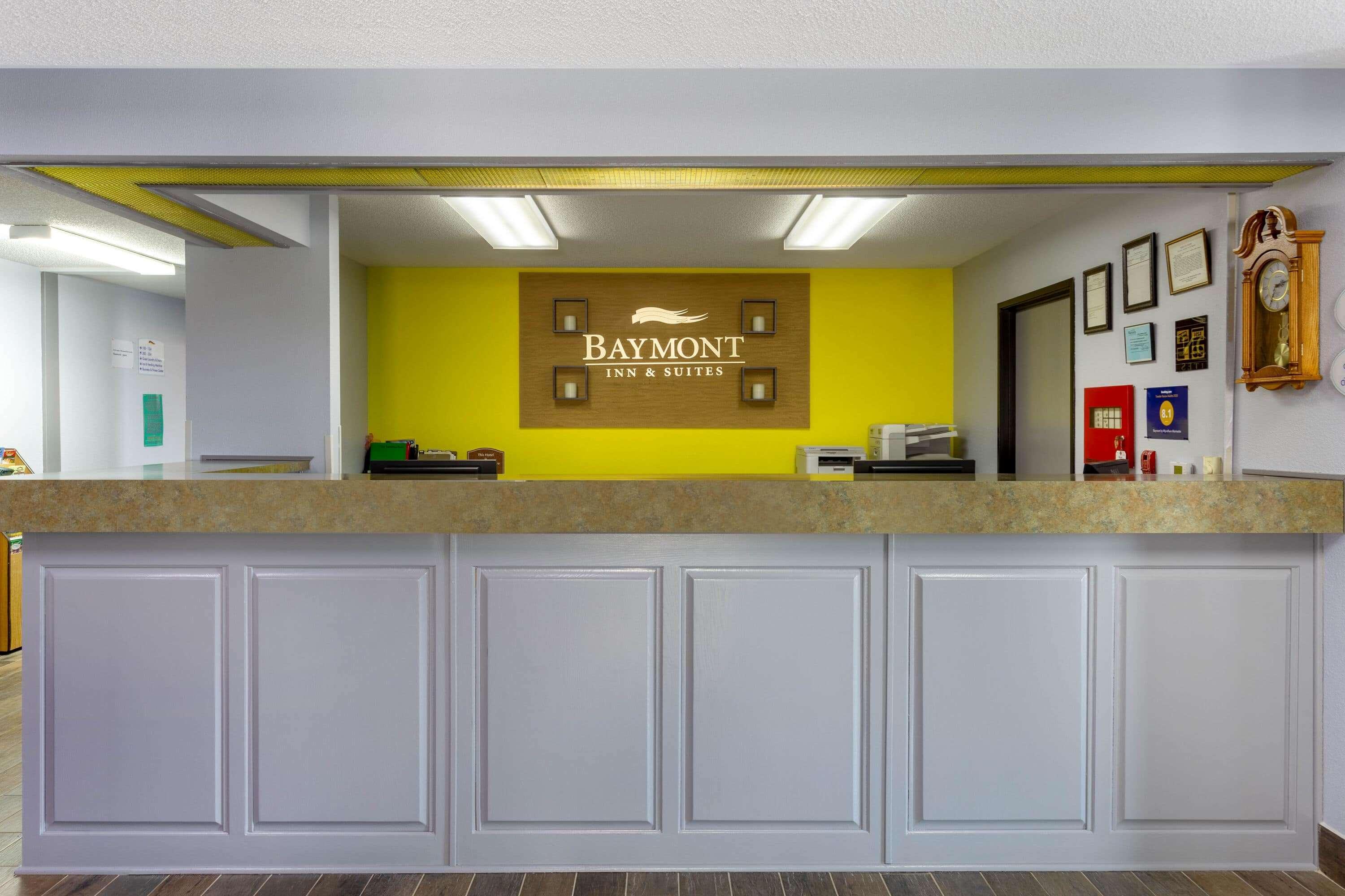 Baymont By Wyndham Marinette Hotel Exterior foto